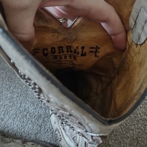 Corral boots